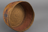 Tlingit%20artist%2C%20%3Cb%3E%3Ci%3E%20Basket%3C%2Fi%3E%3C%2Fb%3E%2C%20ca.%201900%2C%20spruce%20root%20and%20beargrass%2C%20Gift%20of%20Mrs.%20Ferdinand%20C.%20Smith%20and%20Mr.%20L.%20Hawley%20Hoffman%2C%20no%20known%20copyright%20restrictions%2C%2043.1.14